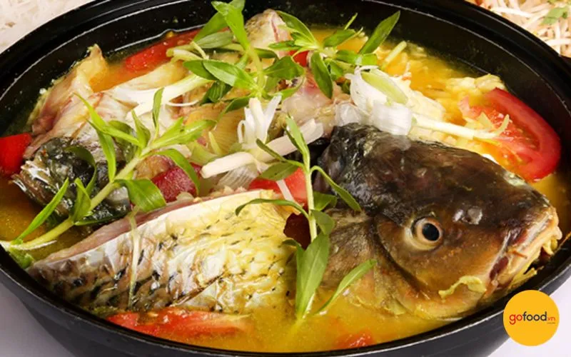 Cá chép giòn cắt lát mỏng nhúng nước lẩu mẻ chua thanh