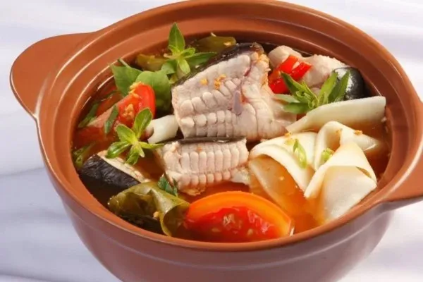 Thành phẩm nồi lẩu cá đuối lá giang thơm ngon nức mũi