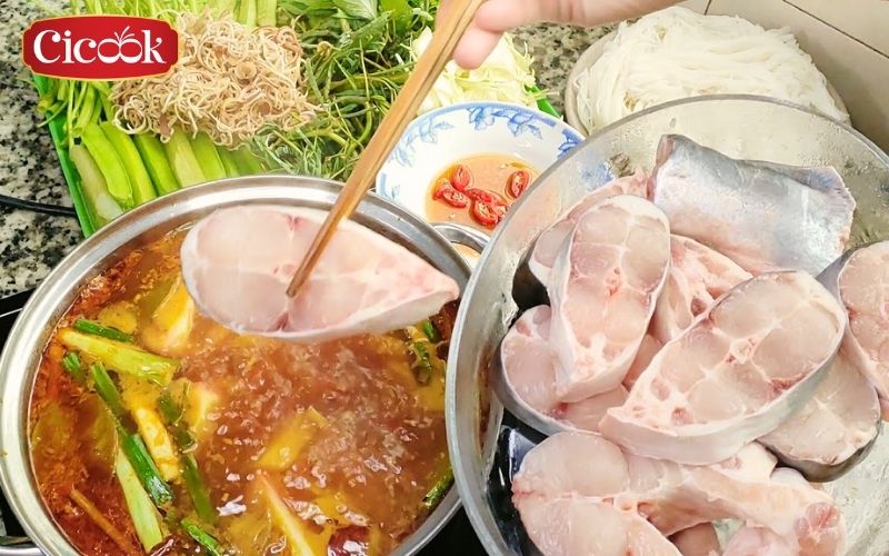 Cách Nấu Lẩu Cá Hú Chua Cay Thơm Ngon Chuẩn Vị Miền Tây