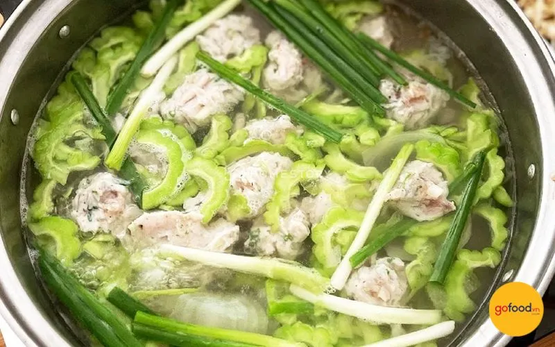 Lẩu cá thác lác nước dừa là món ăn thanh nhẹ cho ngày hè