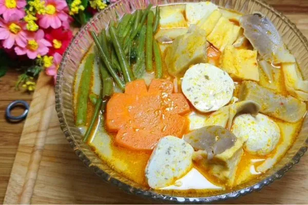 Nồi lẩu chao chay khoai môn đầy đặn và hấp dẫn