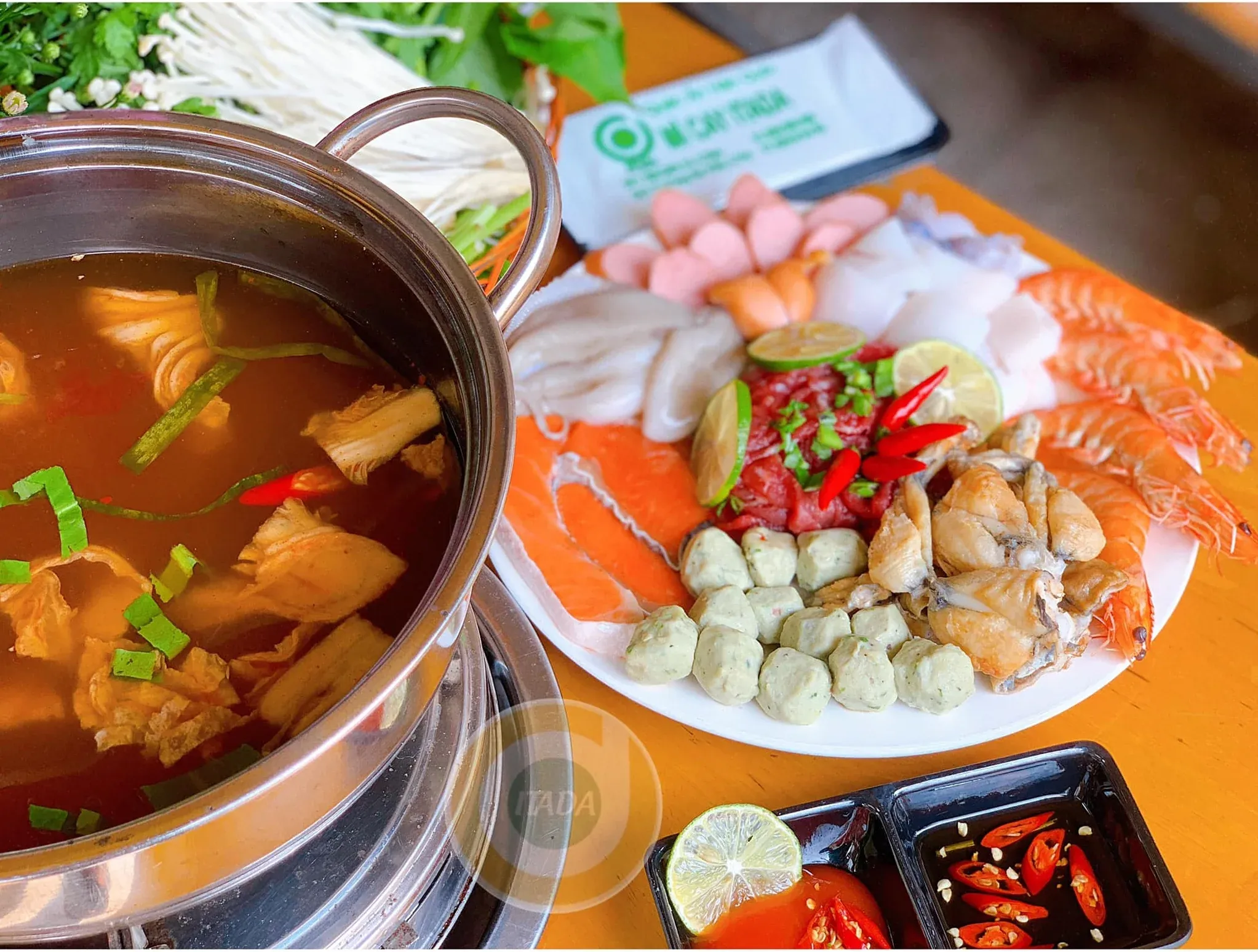 Nồi lẩu đầy đặn tại hệ thống Itada