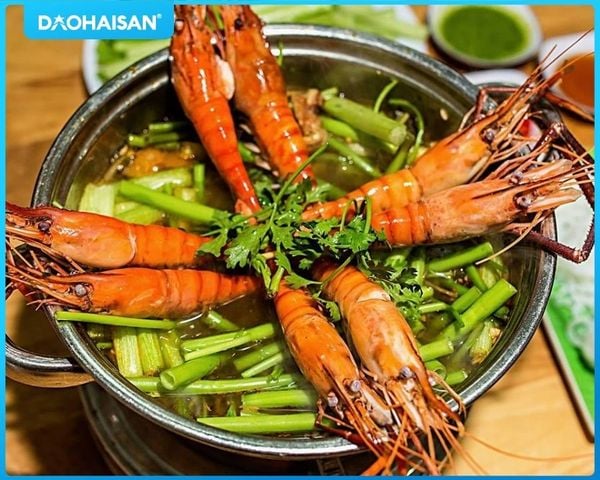 Cách Nấu Lẩu Tôm Càng Xanh Chua Cay Thơm Lừng Chuẩn Vị Tại Nhà