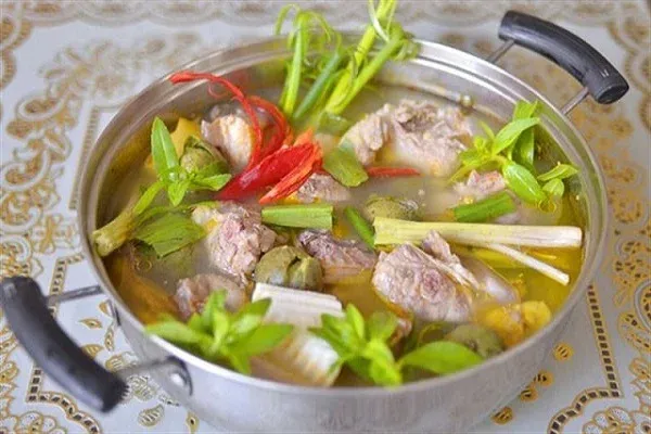 Lẩu vịt om sấu chua ngọt