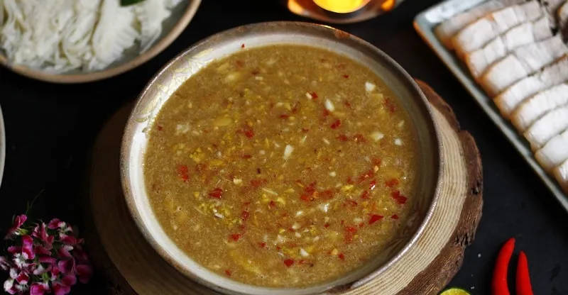 Nước chấm tương bần là linh hồn cho các món lẩu bò truyền thống