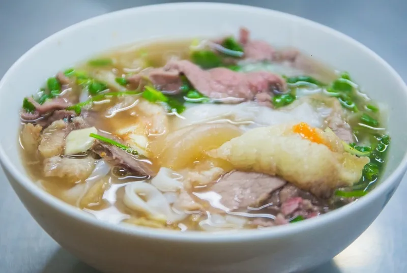 Phở gân bò là biến tấu thú vị cho bữa sáng dinh dưỡng của cả nhà
