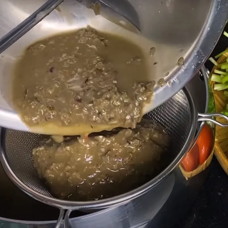 Bước 1 Lấy nước cua Canh riêu cua nấu ngót