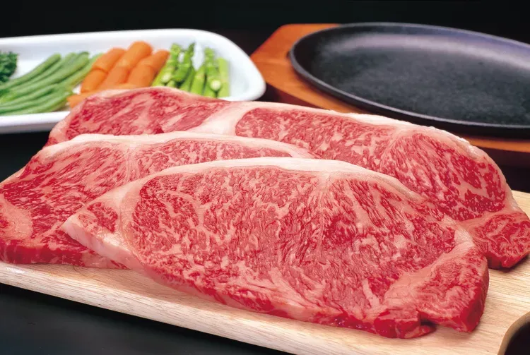 Kumamoto Akaushi - dòng Japanese Brown hiếm với thịt nạc cao và mỡ lành mạnh