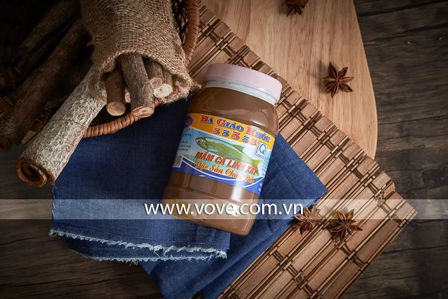 Sơ chế kỹ lưỡng các nguyên liệu nấu lẩu mắm giúp món ăn thơm ngon và sạch sẽ