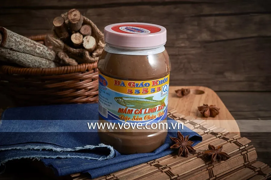 Mắm cá linh xay chất lượng là nguyên liệu nấu lẩu mắm quan trọng nhất