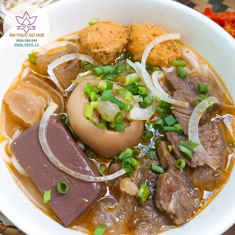 Mắm ruốc chính là linh hồn quyết định hương vị của tô bún bò Huế