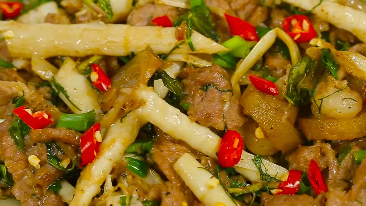 Măng trúc xào thịt bê đã sẵn sàng phục vụ