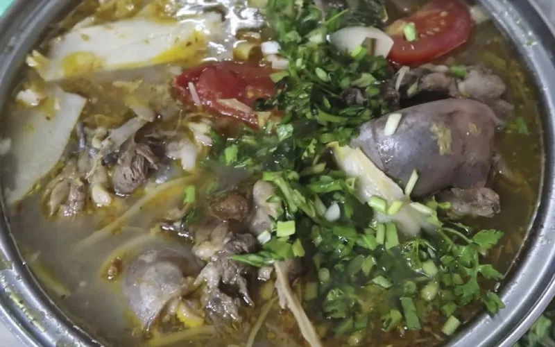 Lẩu mắt cá ngừ đại dương