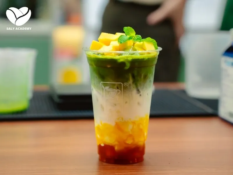 Matcha latte xoài tạo lớp phân tầng đẹp mắt