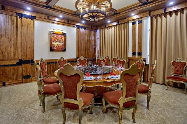 Không gian phòng VIP hiện đại với tầm nhìn khoáng đạt