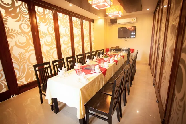 Bố trí bàn tiệc chuẩn nhà hàng cao cấp trong phòng VIP