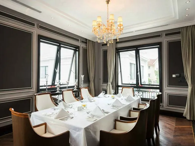 Phòng VIP với thiết kế mở hướng ra khung cảnh thiên nhiên