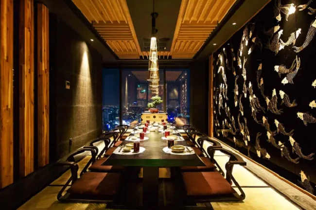 Ánh sáng hắt dịu nhẹ tạo sự thư giãn cho thực khách