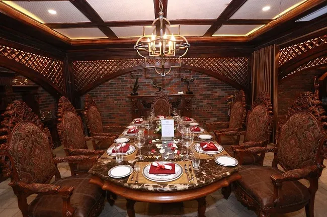 Ánh sáng nghệ thuật trong trang trí nội thất nhà hàng VIP