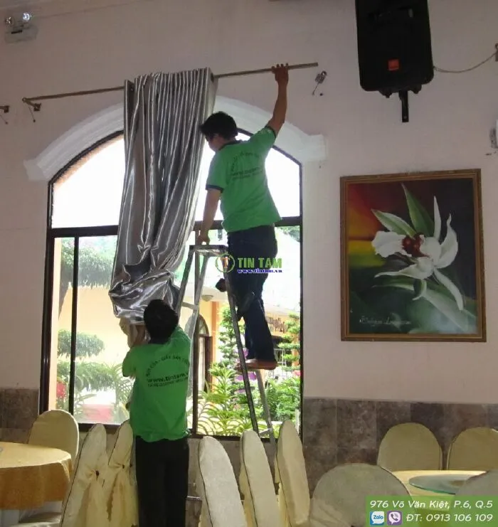 Mẫu rèm pha lê tại nhà hàng Phong Lan