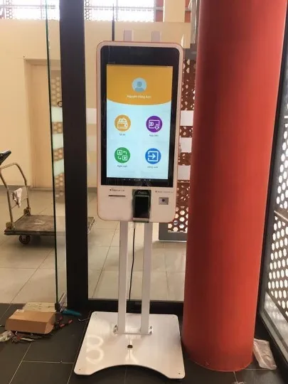 Máy tự order K1 tại Canteen FPT Aden