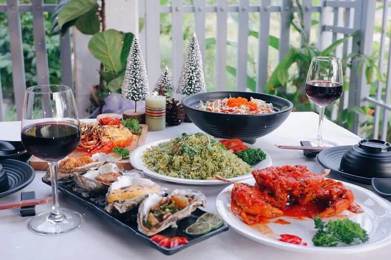 Thực đơn đa dạng tại Lob Hồ Tràm với các món hải sản tươi sống