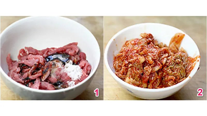 Thịt bò thái lát mỏng được ướp với nước tương, bột bắp và gia vị