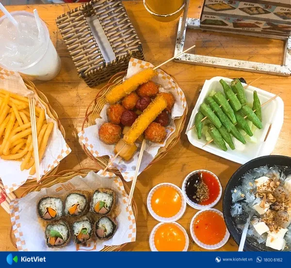 Không gian quán ăn vặt hiện đại dành cho học sinh