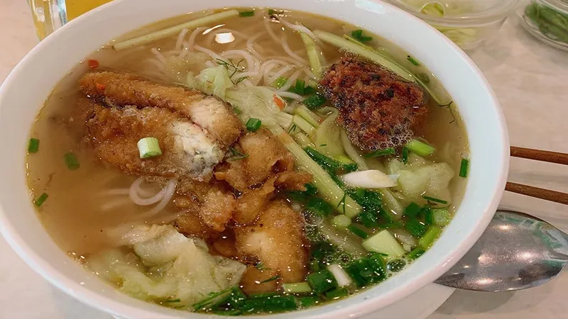 Bún cá rô đồng Thu Trang với nước dùng ngọt thanh