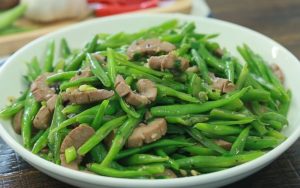 Món Ngon Với Hạt Đậu Hà Lan: Vị Ngọt Thanh, Dinh Dưỡng Dồi Dào Cho Bữa Cơm Gia Đình