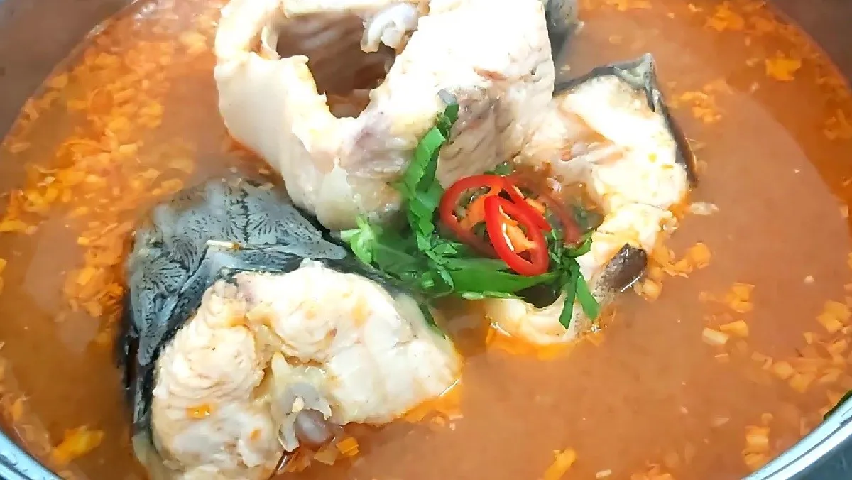 Lẩu cá tầm chua cay thơm nồng nàn