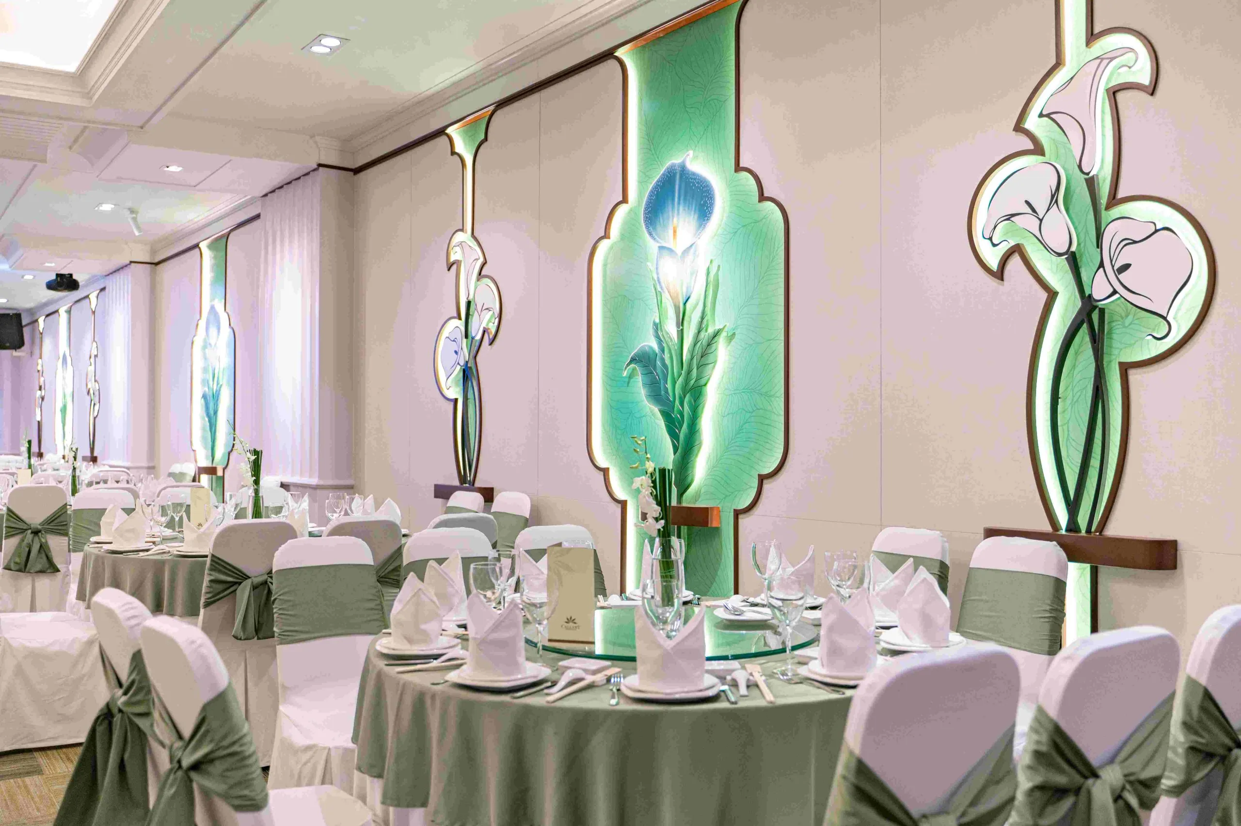 Sảnh tiệc cưới được trang trí theo phong cách hiện đại năm 2026