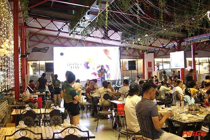 Bạn có thể tùy ý lựa chọn những góc ngồi phù hợp với sở thích và nhu cầu của mình ở đây