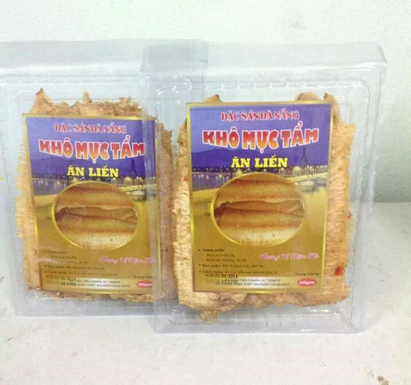 Mực cán tẩm gia vị được đóng gói hút chân không để bảo quản tốt nhất