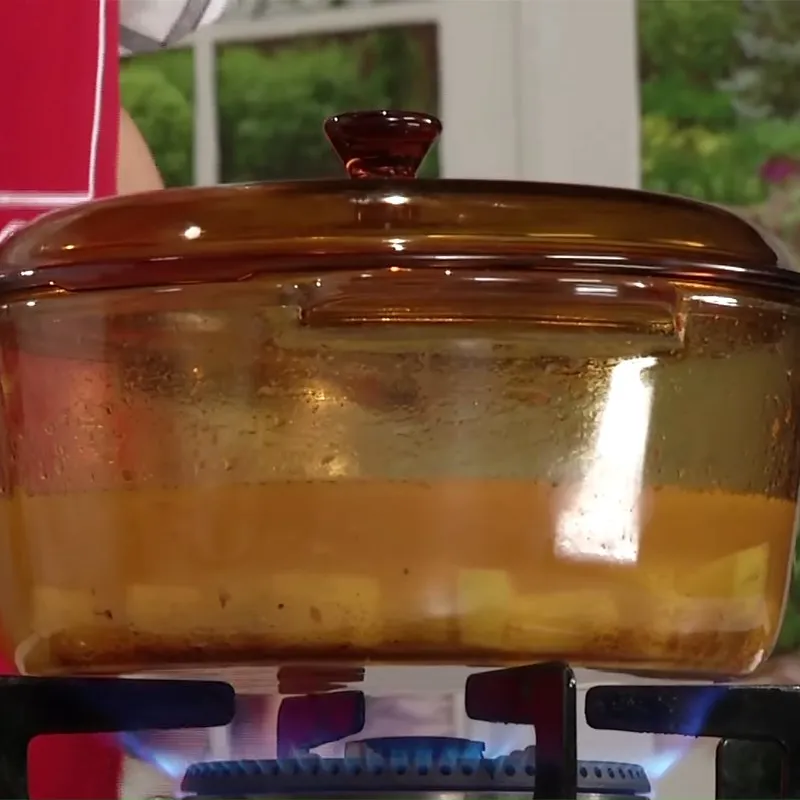 Cận cảnh quá trình nấu canh cá dưa chua