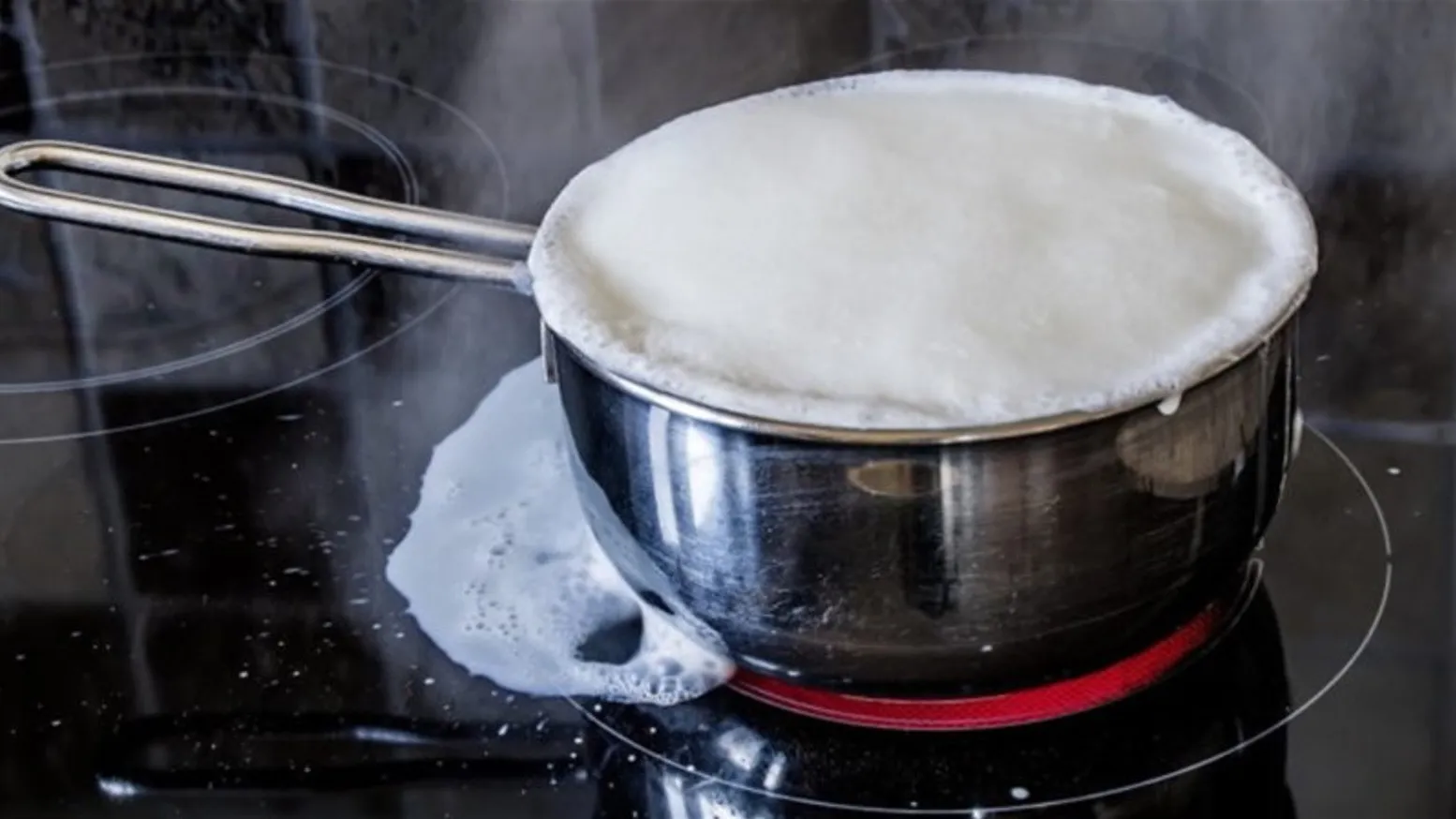 Lý do nấu cháo bằng bếp ga hay bị trào ra ngoài