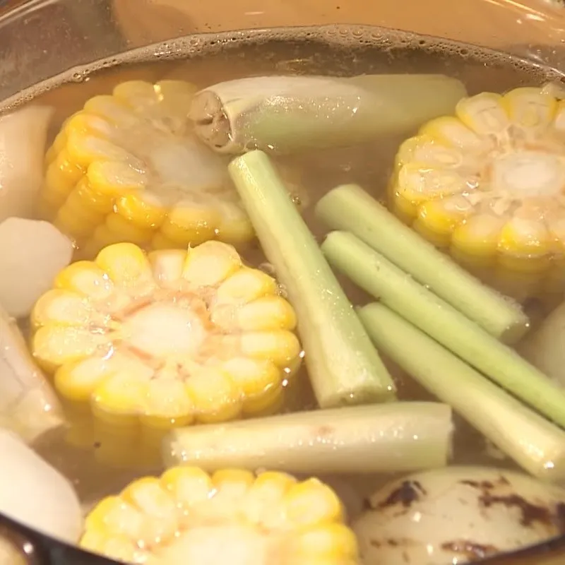 Hành tây và gừng nướng tạo hương thơm đặc trưng