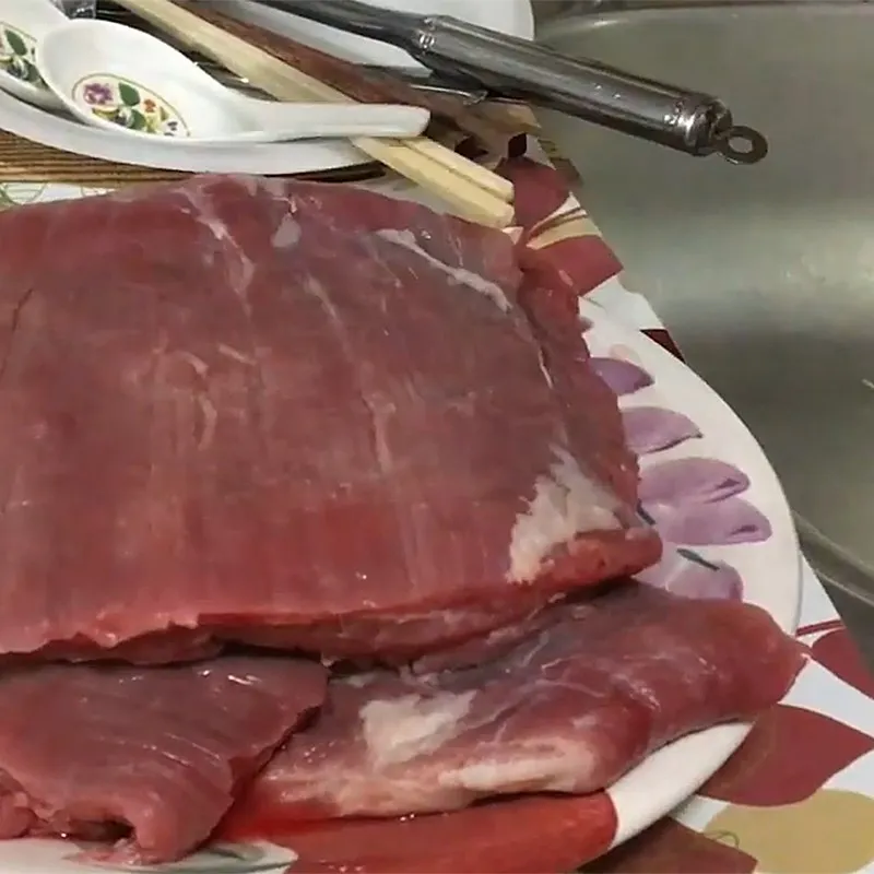 Sơ chế nguyên liệu kỹ lưỡng là bước đệm cho cách nấu cháo đậu xanh thịt bò thành công