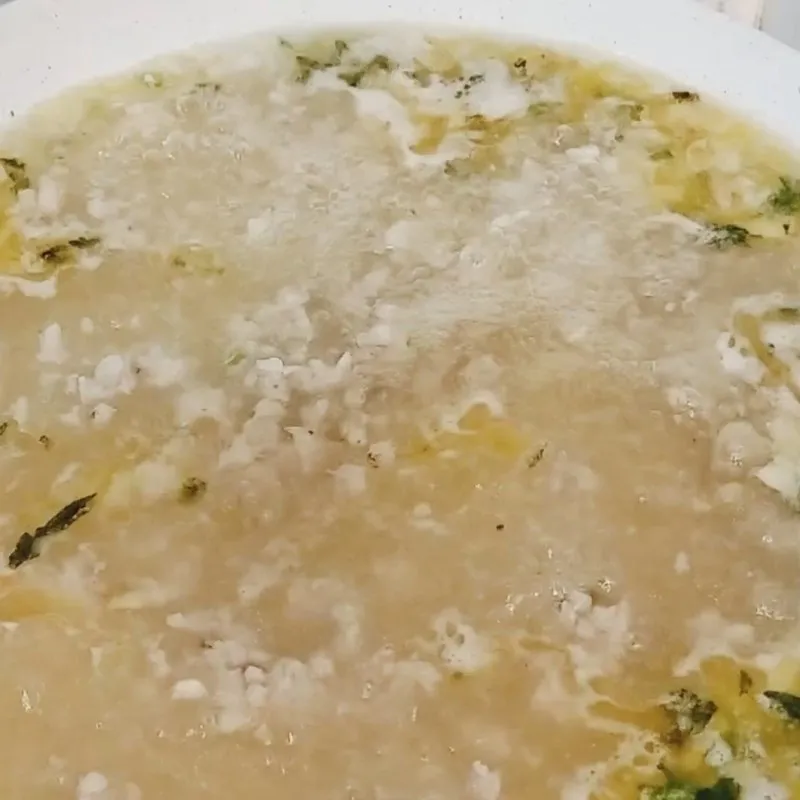 Bước 3 Nấu súp thịt băm trứng sánh mịn Súp thịt băm