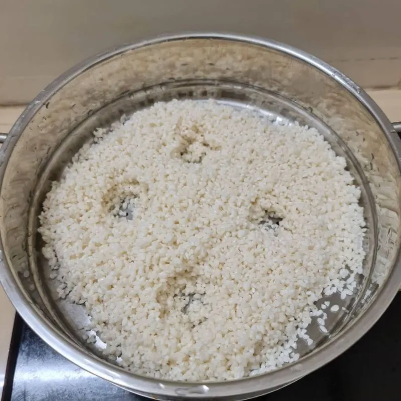 Bước 2 Nấu xôi Xôi dừa hạt sen (Công thức được chia sẻ từ người dùng)