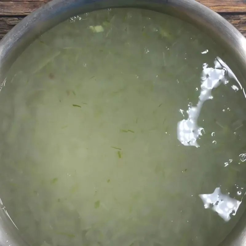 Trụng sơ nha đam