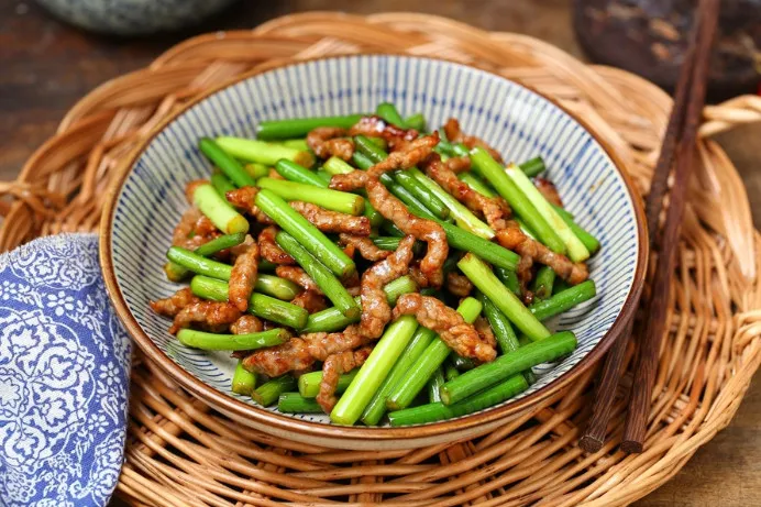 Ngồng tỏi xào thịt bò