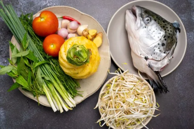 Danh sách nguyên liệu làm canh chua cá hồi đầy đủ