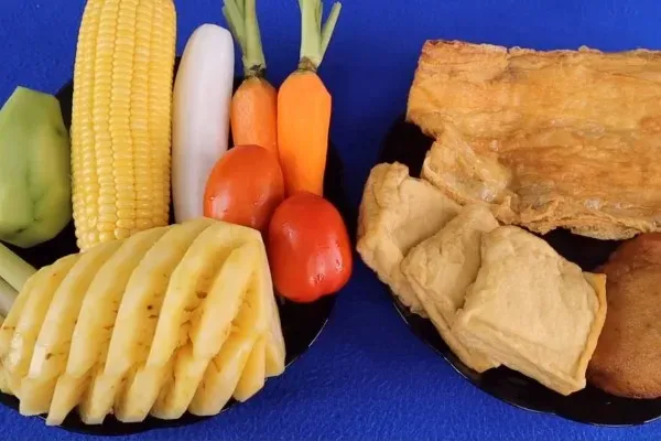 Nguyên liệu cần có để nấu lẩu Thái chay thập cẩm