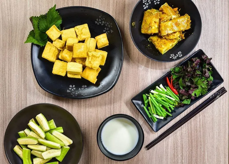 Các nguyên liệu tươi ngon cần chuẩn bị để nấu món cá tầm om chuối đậu