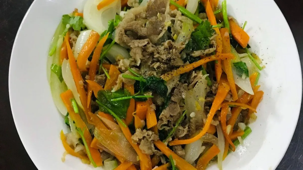 Thịt bò xào với rau củ tươi ngon