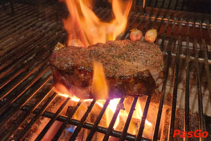 Steak bò nướng lò củi đậm chất Châu Âu tại Botea Woodfire