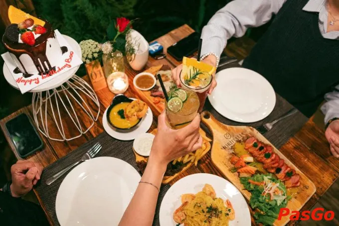 Ăn tối chilling Âu cùng BBQ tại nhà hàng 5 sao Đà Lạt