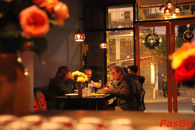 Carrot Dalat không gian tối giản, lịch sự, thích hợp cho buổi hẹn sang trọng