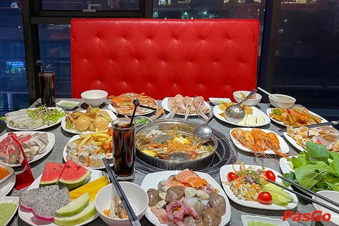 Đầu bếp Cửu Vân Long dành tâm huyết vào từng món ăn, mang lại sự chỉn chu từ hình ảnh đến hương vị